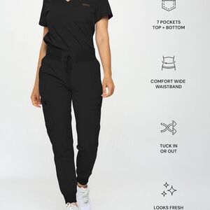 Women's Monarch Scrub Set